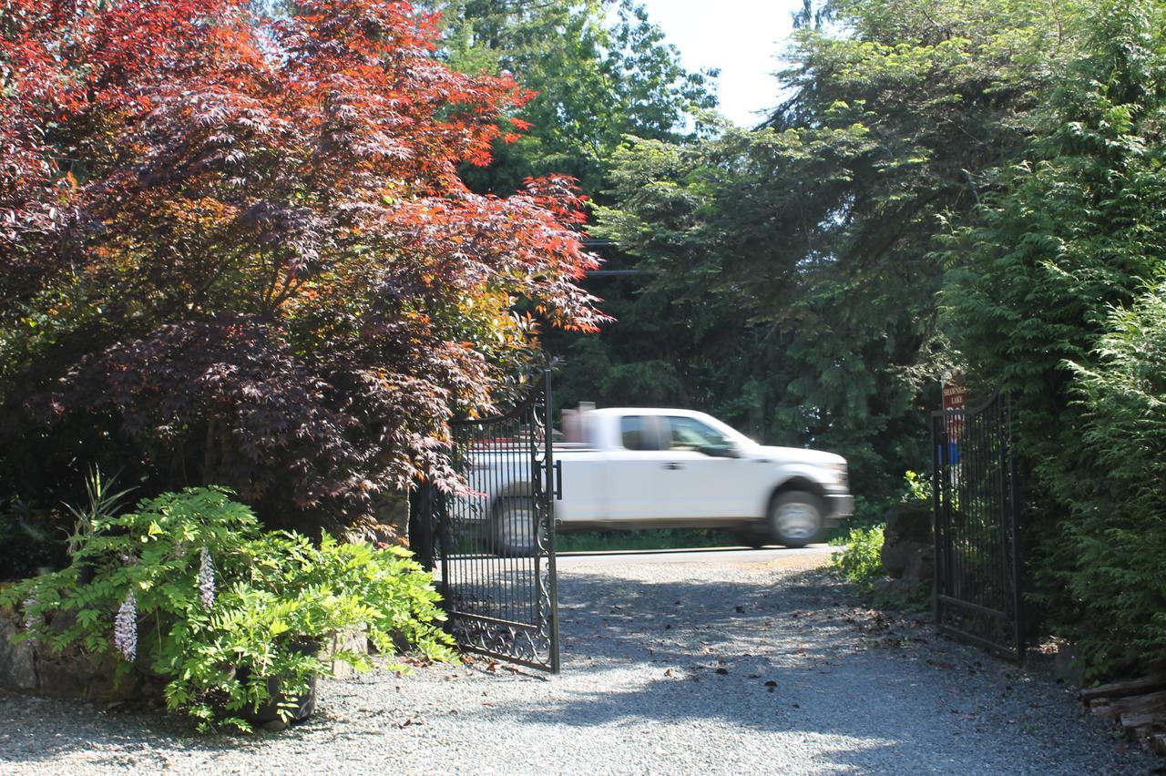 Shawnigan Lake Bed And Breakfast Exterior foto